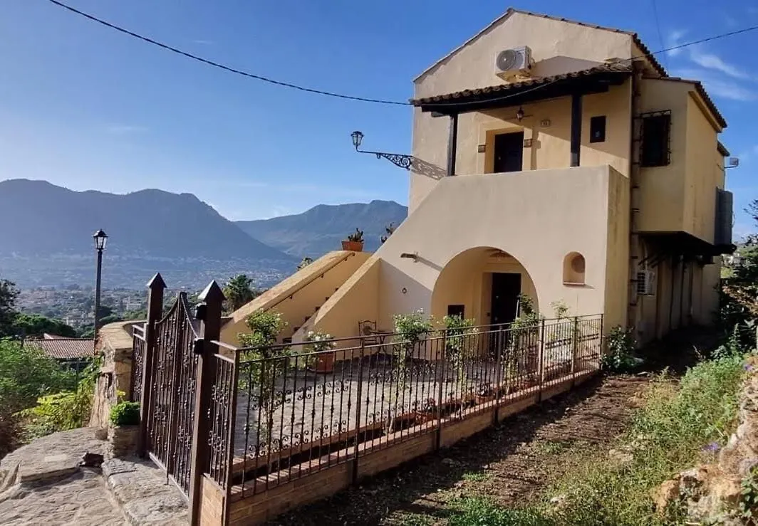 몬레알레 Casale Di Sicilia 아파트